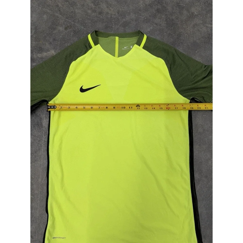 Nike Aeroswift Strike SS Soccer‎ Training Shirt - 725868-702 - Volt - Medium